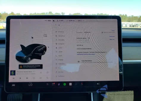 2018 Tesla Model 3 из США, поврежденный, VIN 5YJ3E1EB6JF088182